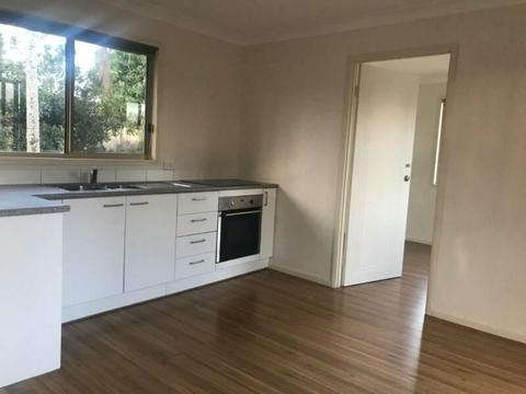 Room for Rent - Neat, Tidy Private Granny Flat in Quiet Street