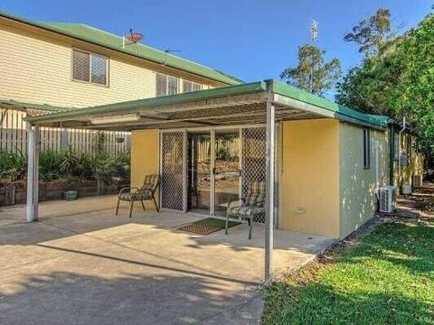 1 bedroom available in a 2 bed granny flat / shared house