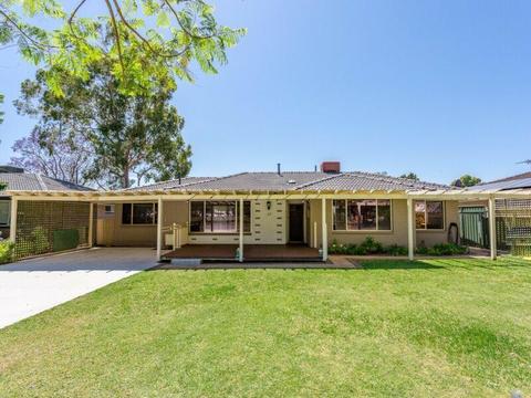 RIVERTON HOME -ROSSMOYNE HIGH ZONE** Open Thurs 14th at 4.30 - 4:45pm