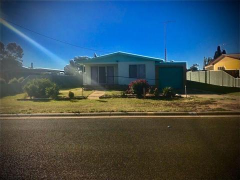 For Private sale 2 bedroom home located in Darlington Point NSW