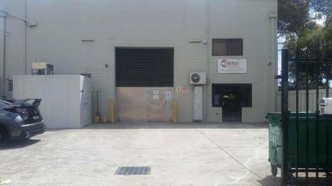 Commercial factory with 2 certified commercial kitchens