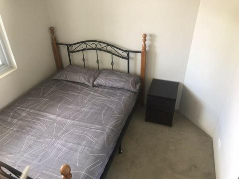 SECOND ROOM FOR RENT FOR 2p Available Now