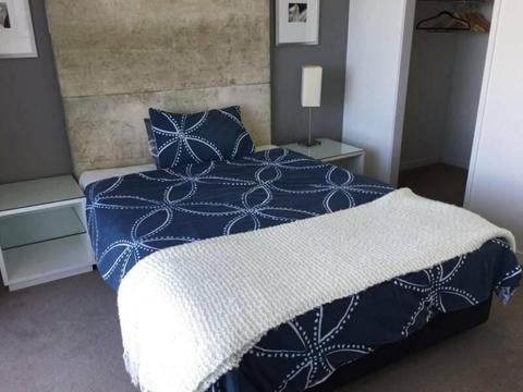 Southport Central Stunning ocean view bedroom for Rent