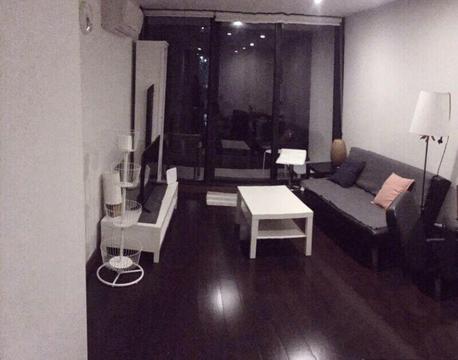CBD Apartment sharing room for renting near Melbourne Centre station