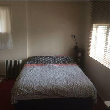 East Melbourne furnished room includes all utilities