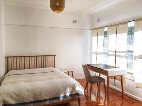 Spacious bedroom for rent, Walk to Macquarie uni/Center/park