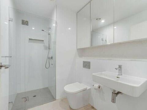 Furnished private room with own bathroom In Redfern Luxury Apartment