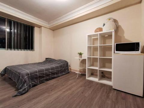 Fantastic!!! Master Room in CBD (Close Town hall and Darling Habour)