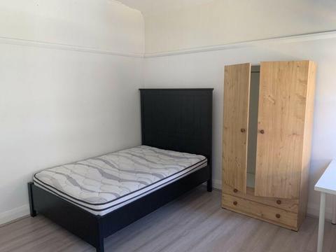 Large bedroom in Kingsgrove for rent, close to station