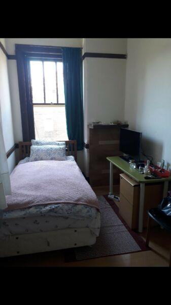 Small room for rent in Share house $170 negotiable