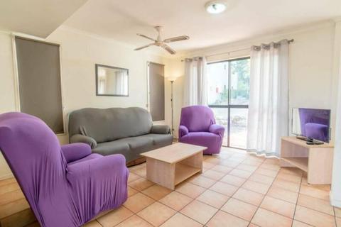 Fully furnished/air-conditioned/ensuite Rooms (Walk to Griffith)