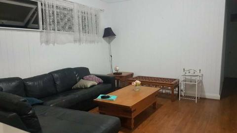 Room for rent close to city, Norman Park, bills included 160 p/w