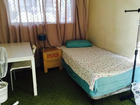 Single room available in South Brisbane, Walking distance to the city