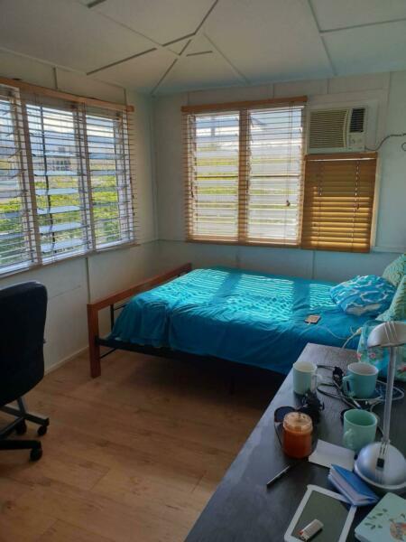 Cairns city budget share house single, couple and twin room