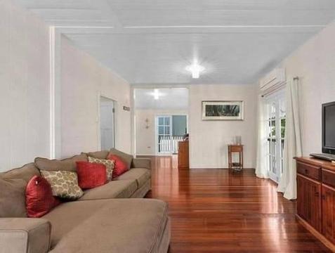 Short-term private room in shared house in Kangaroo Point