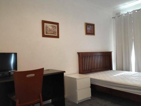 Furnished DB Room with Air-con in Sturt, Bills Included