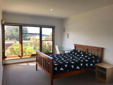 Lovely Room in Moonah, 6 minutes to the CBD