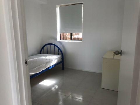 Fully furnished Single room in Springvale