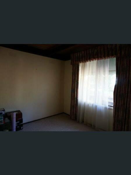 2 rooms for rent in Glen Waverley