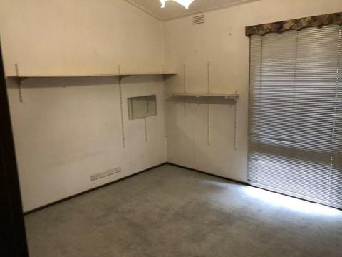 Room for rent in scoresby