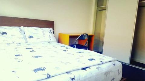 Fully furnished room with bathroom in hampton park vic,very convenient