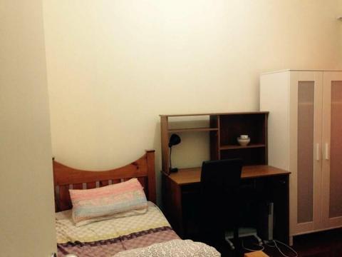 Room for Rent - Tyrell St