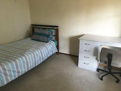 2 Bedrooms for Rent (One Includes own Ensuite&Study) - Near Curtin Uni
