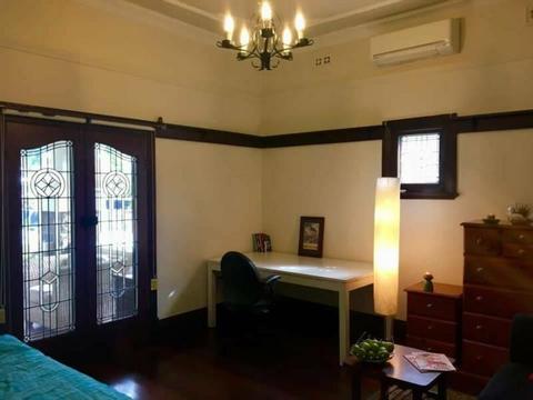 Large cosy bedroom in authentic Subiaco house