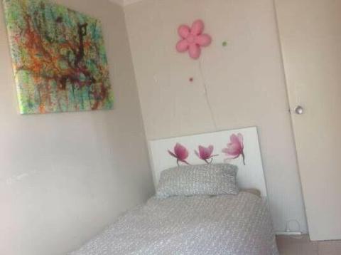 Room to rent now close to city and shops