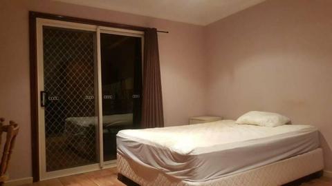 GOOD SIZED ROOM TO RENT IN SHARE HOUSE EAST VICTORIA PARK