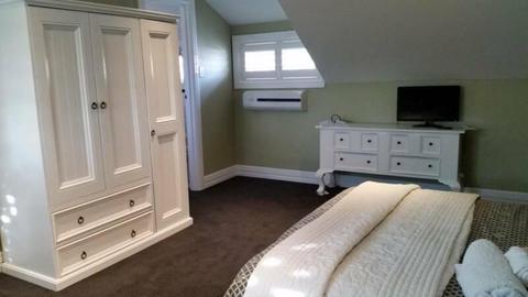 Very Large Bedroom with Ensuite - Mt Lawley
