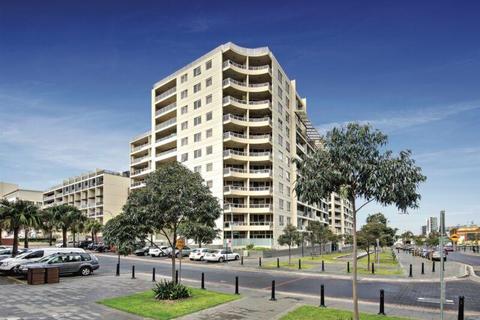 Car park at Coronet building Meriton Waterloo for rent