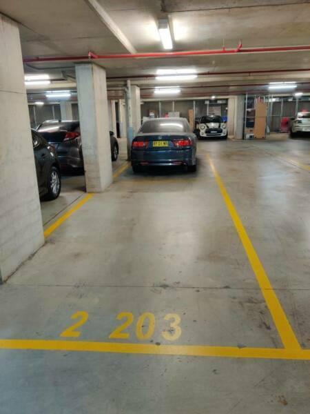 Car parking space close to Macquarie University and Metro station