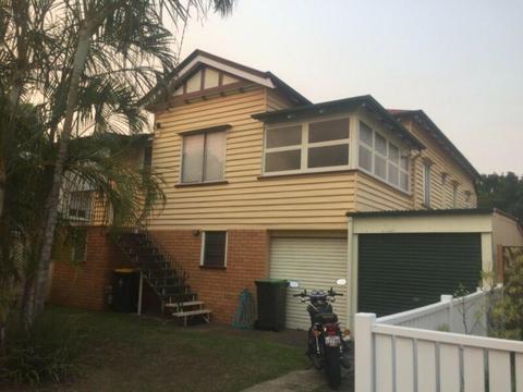 3 bedroom Queenslander short term for lease