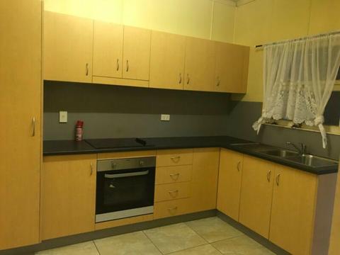Ipswich flat for rent-open wed 20/11 at 7pm