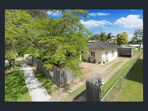 Oxley 3 bdrm rental - Close to Train (lease break)