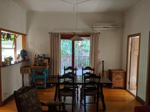 2 bedroom house with study, deck and garden to rent in Annerley