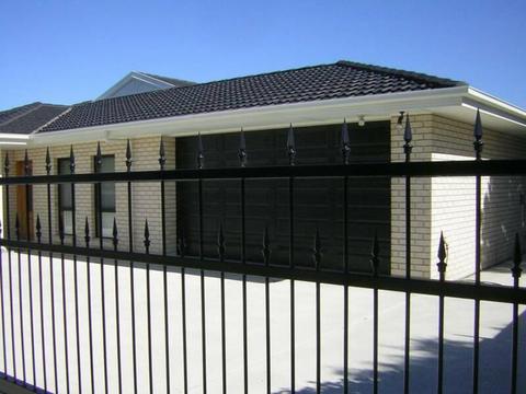 4br 2010 build home close to beach Access to Flinders Uni & Marion