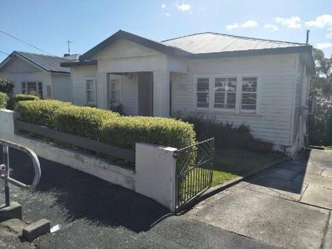 Room in light-filled house for rent in quiet street, West Launceston