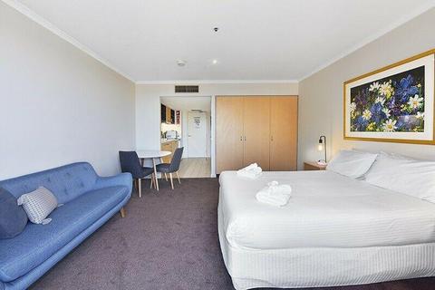 Fully Furnished Studio. Bills Inc. 10 Saint Andrews Place Melb. CBD