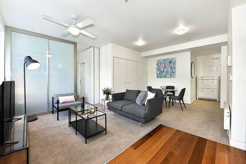 Fully Furnished 1 Bed Apt. $765 per week, 336 Russell St