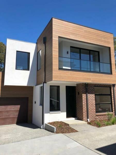 Luxury 3 Bedroom Townhouse for Rent - Knox City