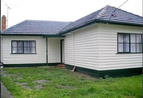House for rent in FAWKNER! AVAILABLE NOW!