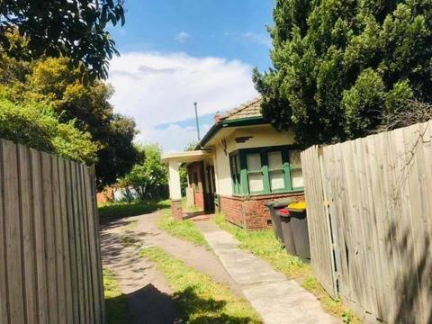 2 Bedroom 1 Bath House Lease in Oakleigh NOW, Monash Uni nearby