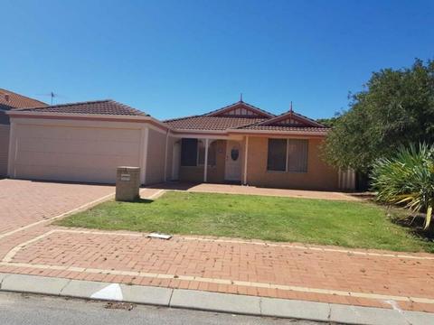 4 x 2 House available Currambine
