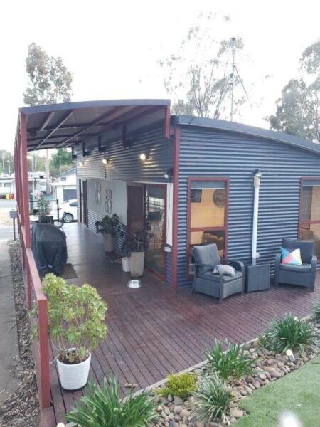 Amazing 2 Bedroom Onsite Cabin Echuca