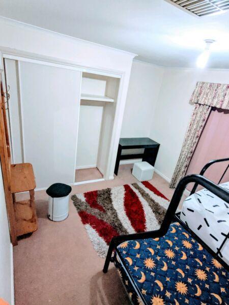 Room available in Epping