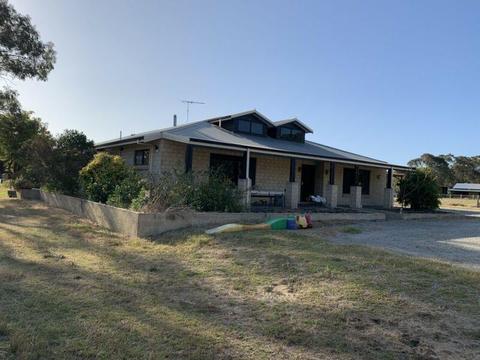 House share and agistment in Baldivis