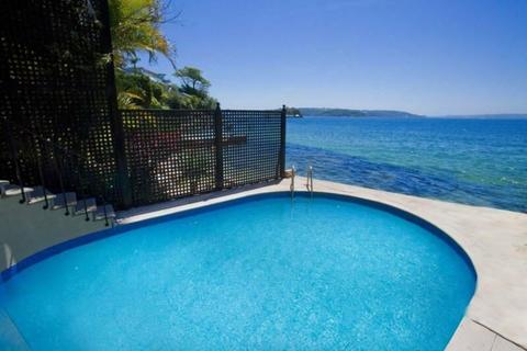 Spectacular 4 Bedroom House Sydney Harbour Views