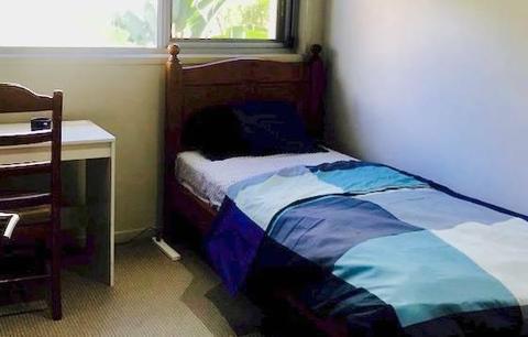 2 Bedroom furnished house available short-term 10 min to Brisbane CBD